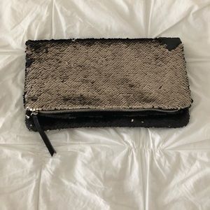 Stella and dot clutch